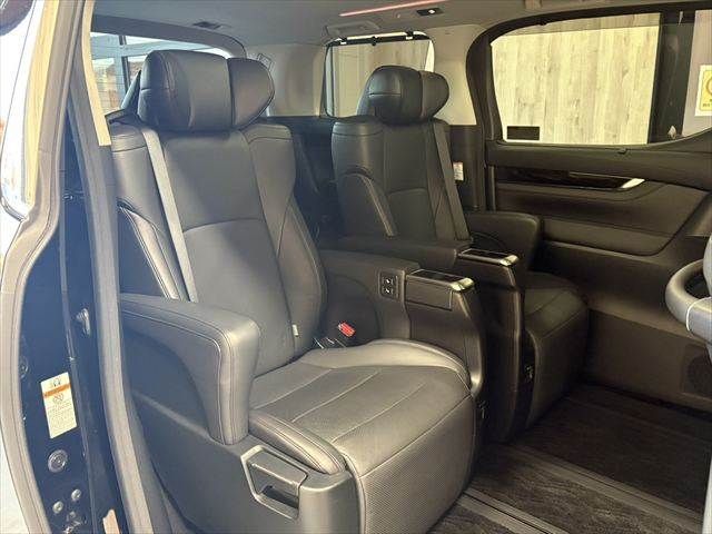 TOYOTA ALPHARD HYBRID 4WD 2017 Image 31