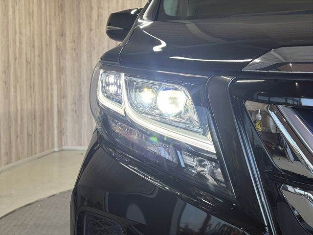 TOYOTA ALPHARD HYBRID 4WD 2017 Image 31