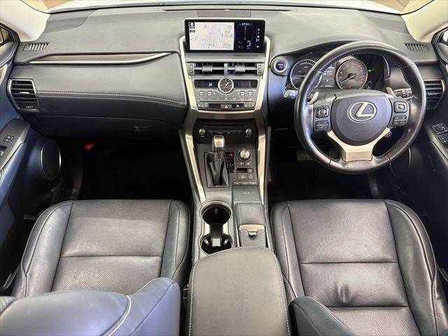 TOYOTA LEXUS NX300H 2020 Image 31