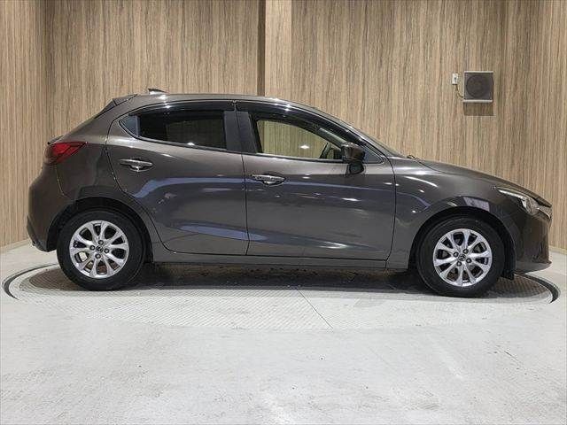 MAZDA DEMIO 2017 Image 31