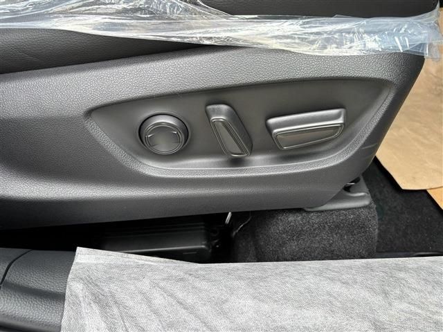 TOYOTA COROLLA CROSS HYBRID 2025 Image 31