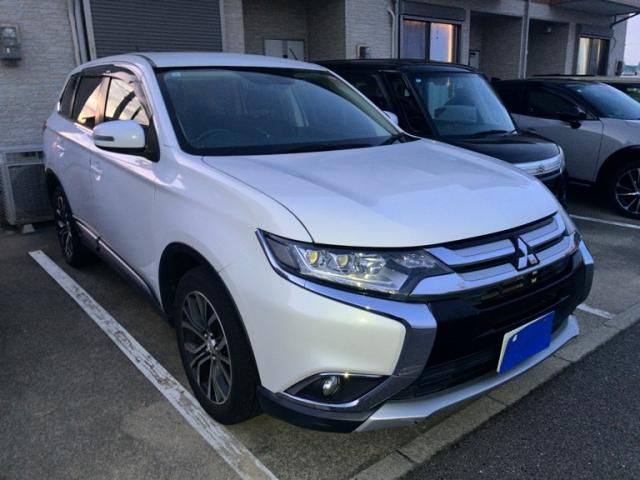 MITSUBISHI OUTLANDER 2WD 2015 Image 31