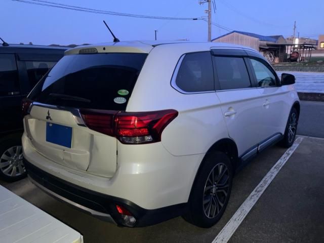 MITSUBISHI OUTLANDER 2WD 2015 Image 31