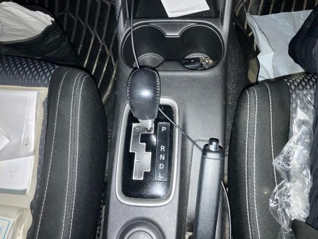 MITSUBISHI OUTLANDER 2WD 2015 Image 31