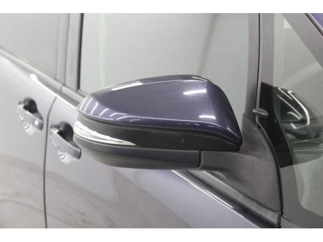 TOYOTA VOXY HYBRID 2014 Image 31