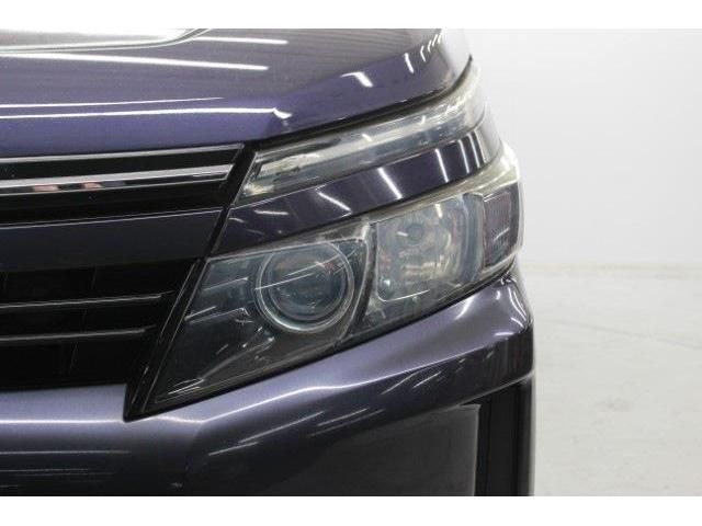 TOYOTA VOXY HYBRID 2014 Image 31