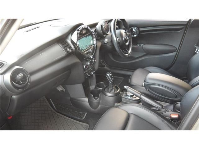 BMW MINI COOPER 5DOOR 2018 Image 31