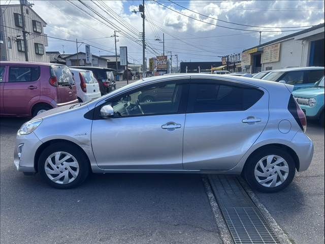 TOYOTA AQUA 2015 Image 31