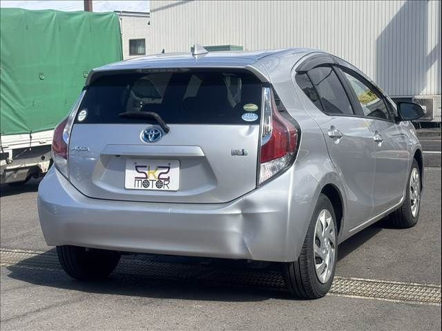 TOYOTA AQUA 2015 Image 31