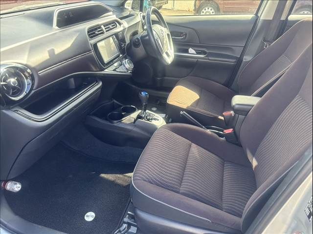 TOYOTA AQUA 2015 Image 31