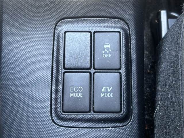 TOYOTA AQUA 2015 Image 31