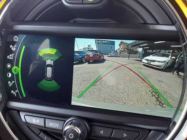 BMW MINI COOPER D 5DOOR 2019 Image 31