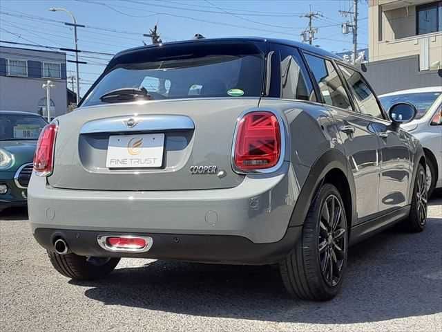 BMW MINI COOPER D 5DOOR 2019 Image 31