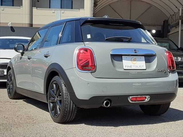 BMW MINI COOPER D 5DOOR 2019 Image 31