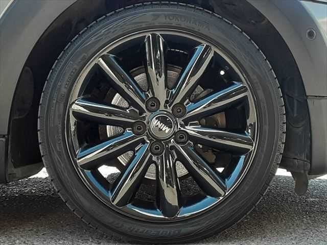 BMW MINI COOPER D 5DOOR 2019 Image 31