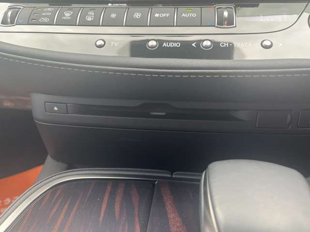 TOYOTA LEXUS LS500 2021 Image 31