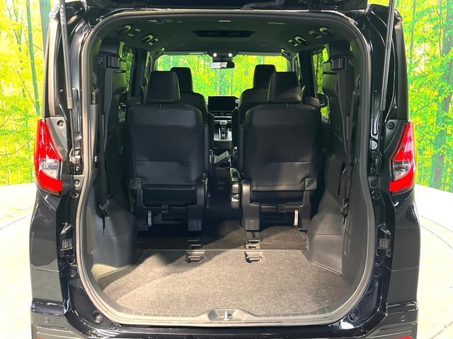 TOYOTA NOAH HYBRID 2023 Image 31