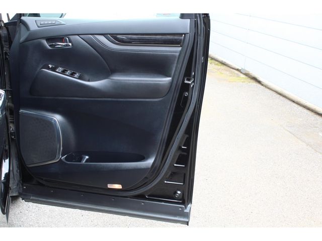TOYOTA ALPHARD 2019 Image 31