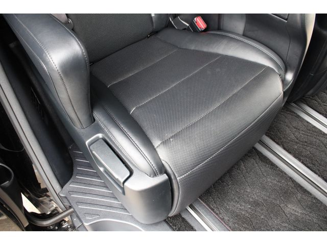 TOYOTA ALPHARD 2019 Image 31