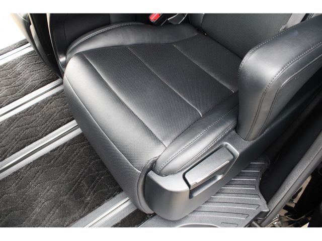 TOYOTA ALPHARD 2019 Image 31