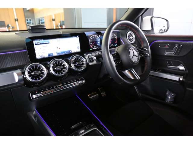 MERCEDES BENZ GLB 2025 Image 31