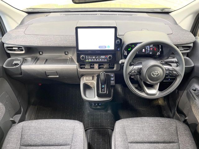 TOYOTA SIENTA HYBRID 2025 Image 31