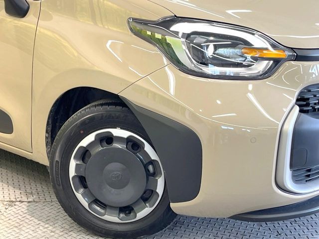 TOYOTA SIENTA HYBRID 2025 Image 31