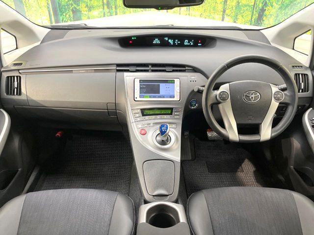 TOYOTA PRIUS 2013 Image 31