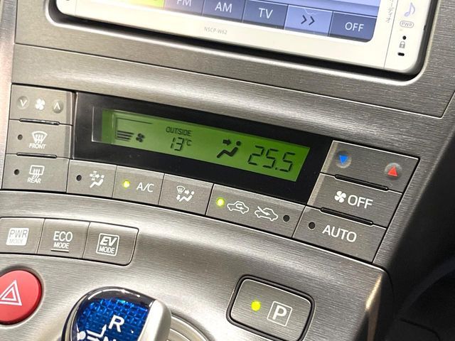 TOYOTA PRIUS 2013 Image 31