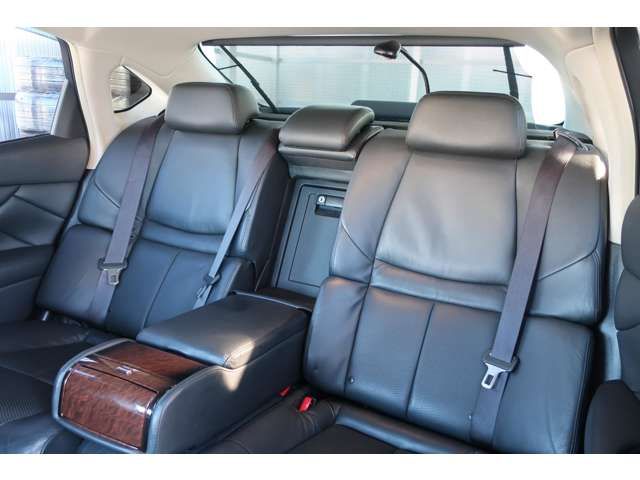 NISSAN FUGA 2015 Image 31