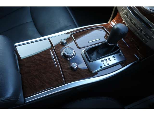 NISSAN FUGA 2015 Image 31