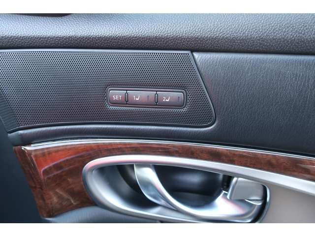 NISSAN FUGA 2015 Image 31