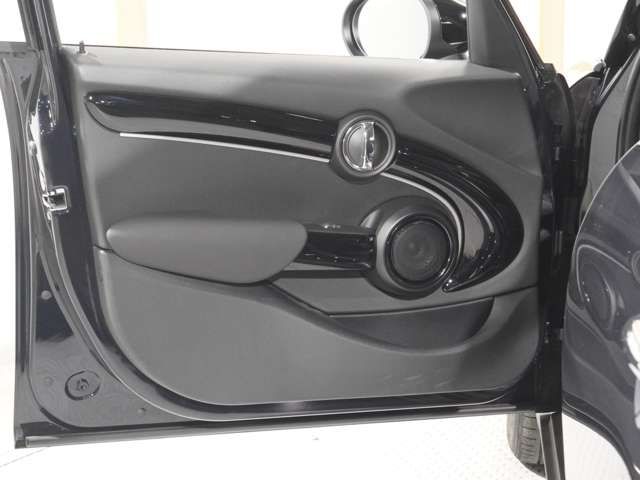 BMW MINI COOPER D 5DOOR 2021 Image 31