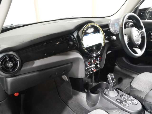 BMW MINI COOPER D 5DOOR 2021 Image 31