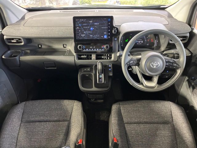 TOYOTA SIENTA HYBRID 2025 Image 31