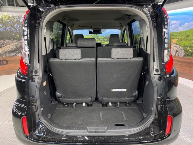 TOYOTA SIENTA HYBRID 2025 Image 31