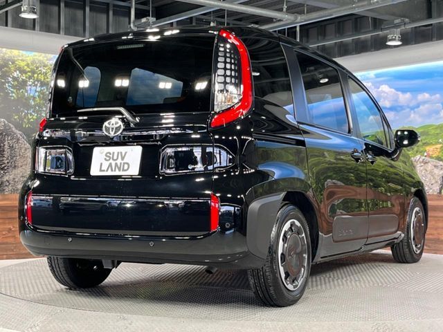 TOYOTA SIENTA HYBRID 2025 Image 31