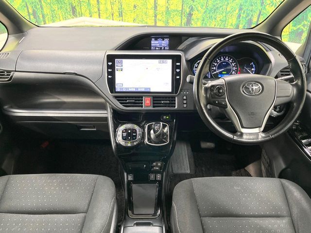 TOYOTA VOXY HYBRID 2018 Image 31