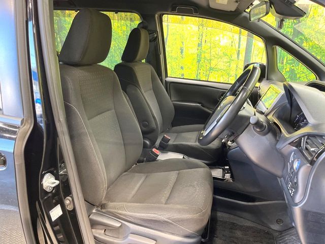 TOYOTA VOXY HYBRID 2018 Image 31