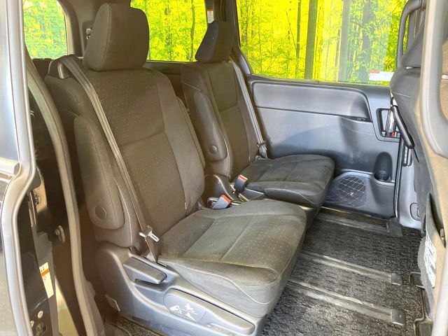 TOYOTA VOXY HYBRID 2018 Image 31