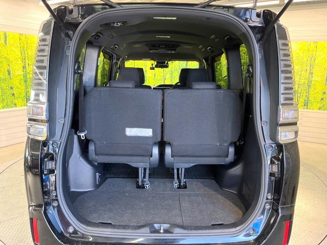 TOYOTA VOXY HYBRID 2018 Image 31