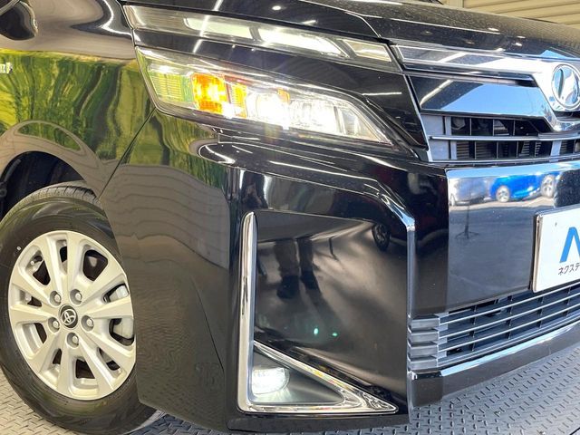 TOYOTA VOXY HYBRID 2018 Image 31