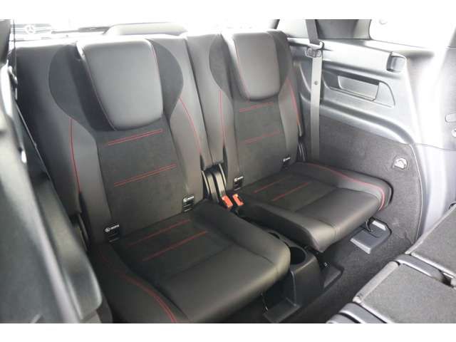 MERCEDES BENZ GLB 2025 Image 31