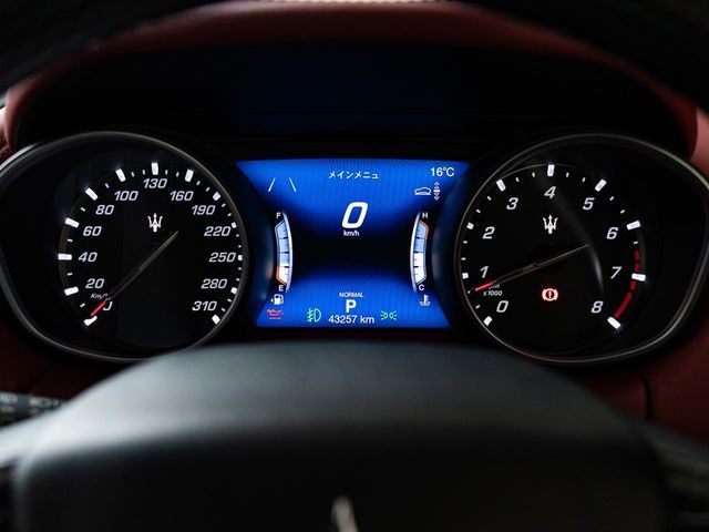 MASERATI LEVANTE 2018 Image 31