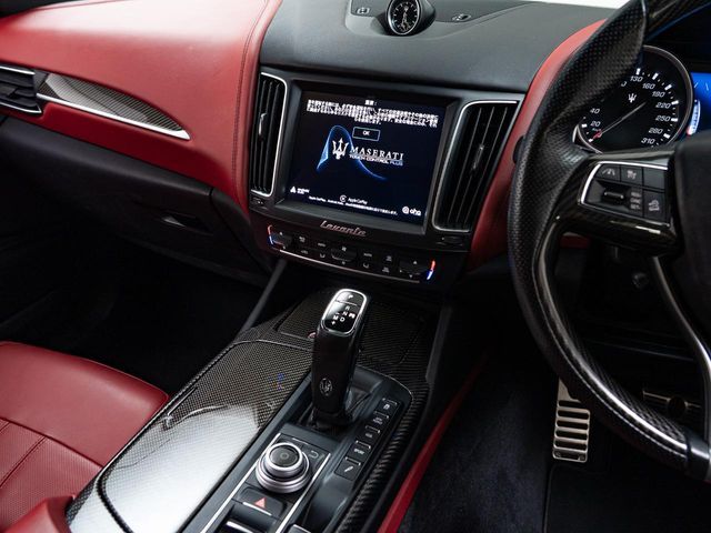 MASERATI LEVANTE 2018 Image 31