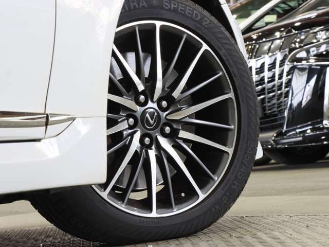 TOYOTA LEXUS LS600H 2013 Image 31