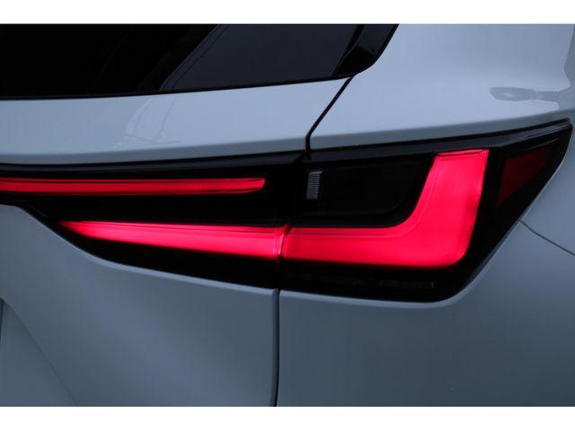 TOYOTA LEXUS NX350H 2023 Image 31