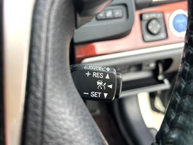 TOYOTA CROWN SEDAN HYBRID 2015 Image 31