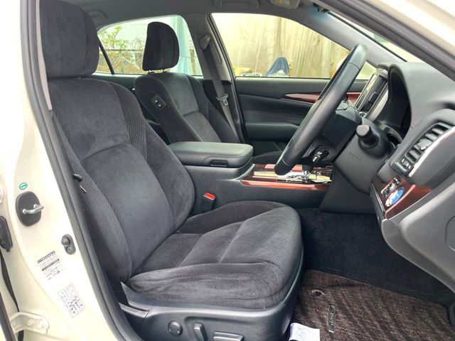 TOYOTA CROWN SEDAN HYBRID 2015 Image 31