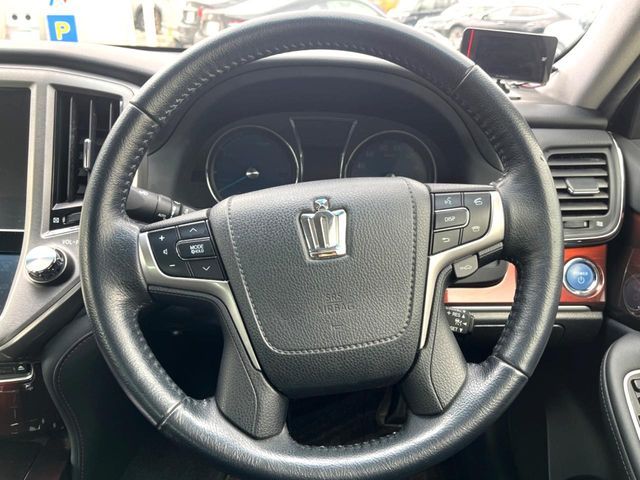 TOYOTA CROWN SEDAN HYBRID 2015 Image 31